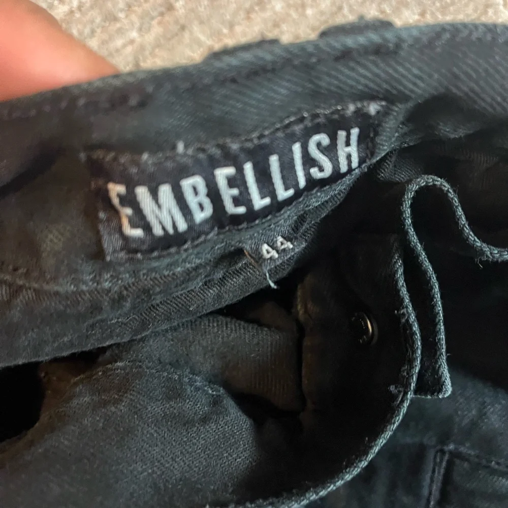 EMBELLISH BLACK STRAIGH LEG JEANS SZ 44